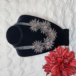 Joan Rivers charcoal gray/ clear cluster flowers necklace